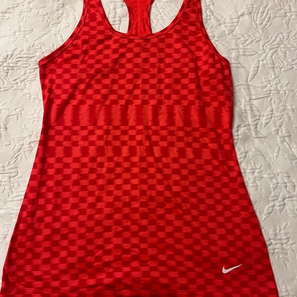Nike Red Fitted Graphic Tank Top